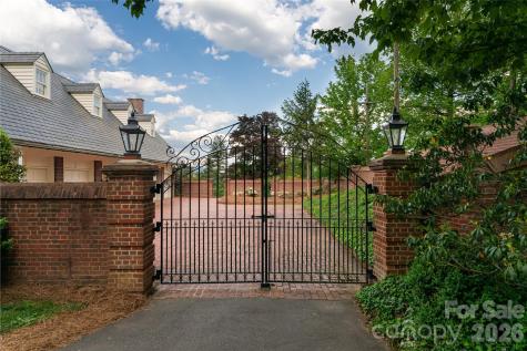 324 Vanderbilt Road Asheville NC 28803