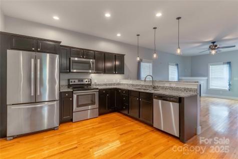 5 Koenig Way Asheville NC 28804