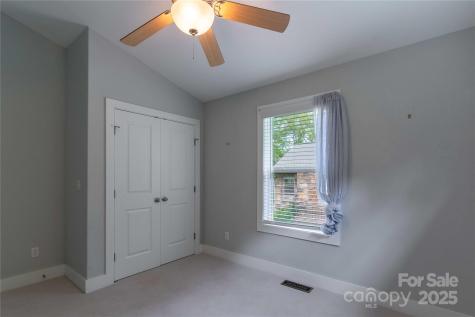 5 Koenig Way Asheville NC 28804