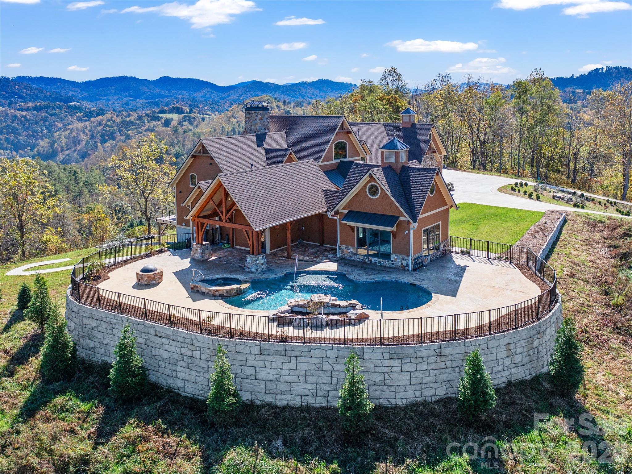 946 Ridge Road Green Mountain NC 28740