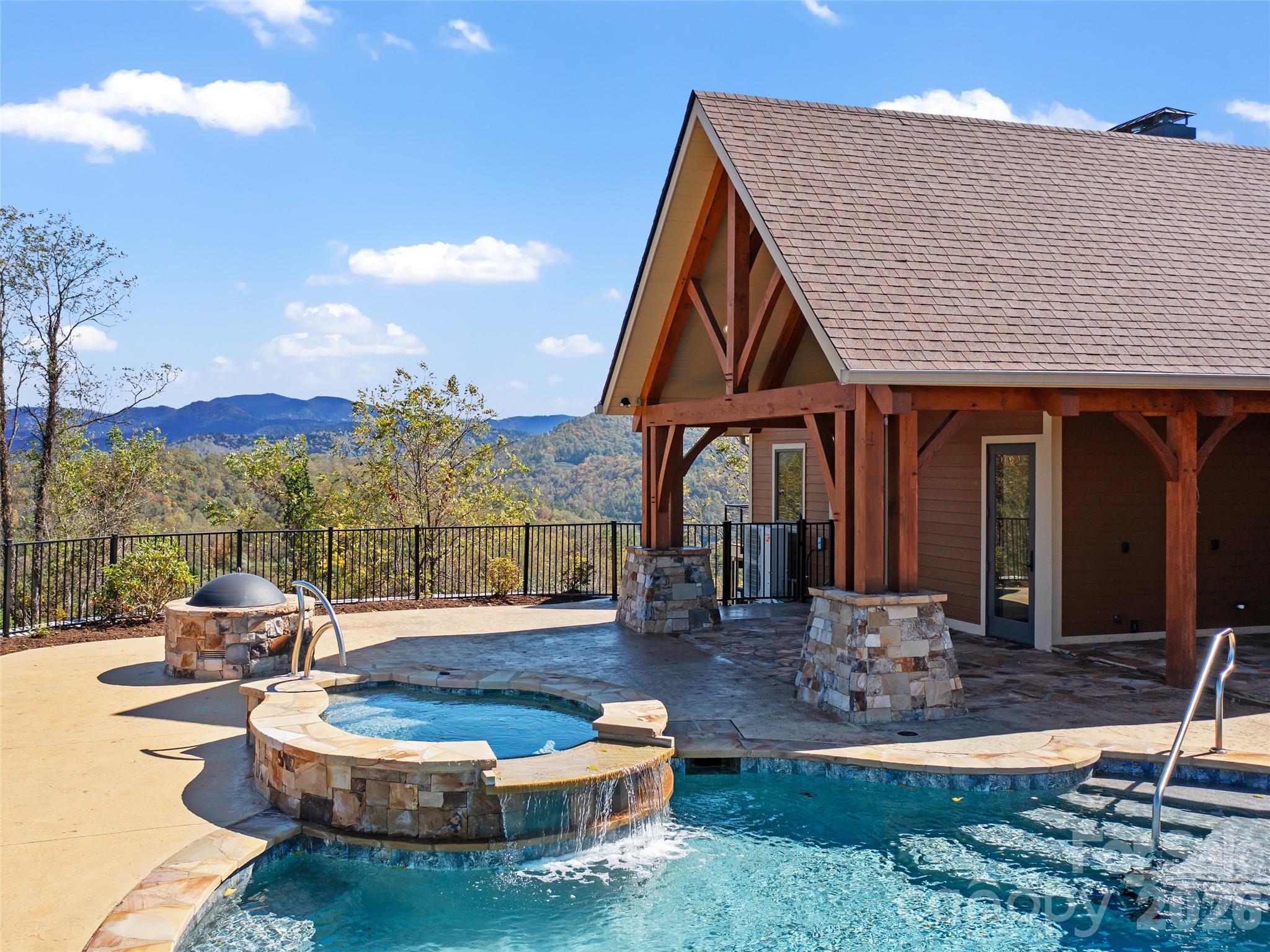 946 Ridge Road Green Mountain NC 28740