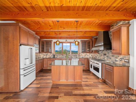 946 Ridge Road Green Mountain NC 28740