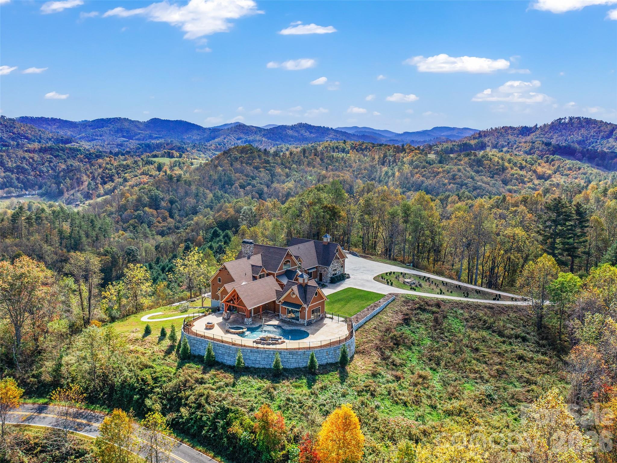 946 Ridge Road Green Mountain NC 28740