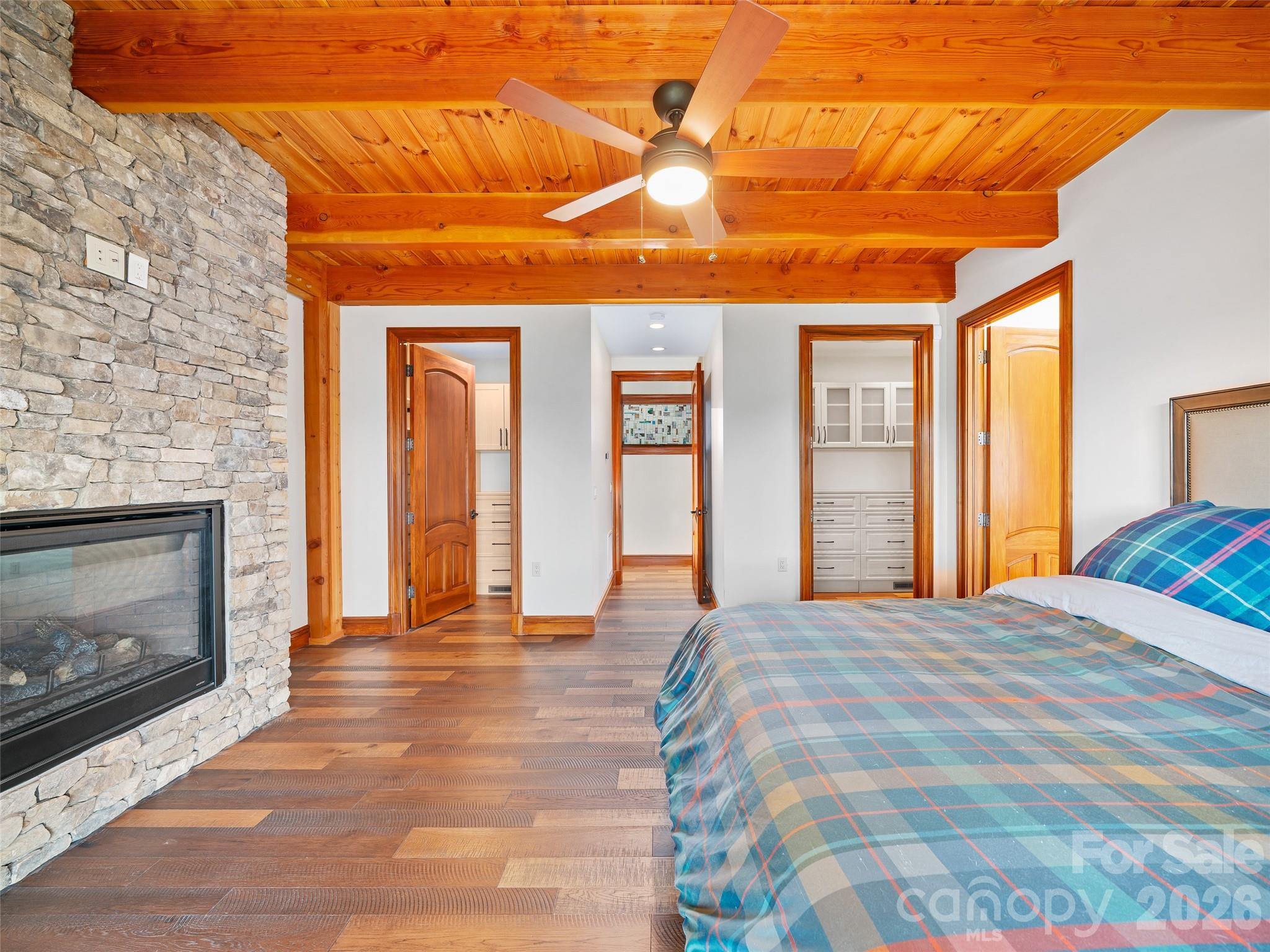 946 Ridge Road Green Mountain NC 28740