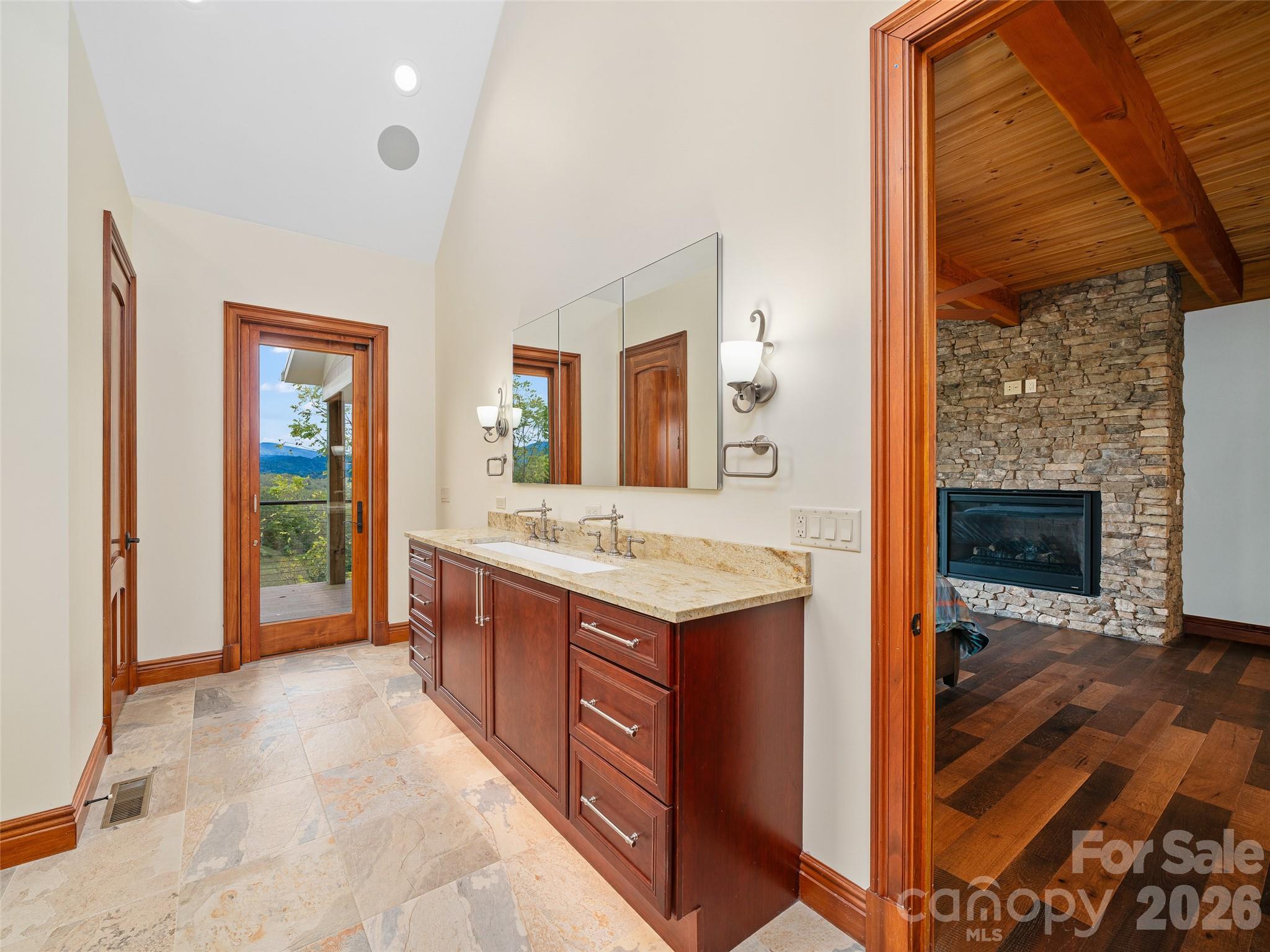946 Ridge Road Green Mountain NC 28740