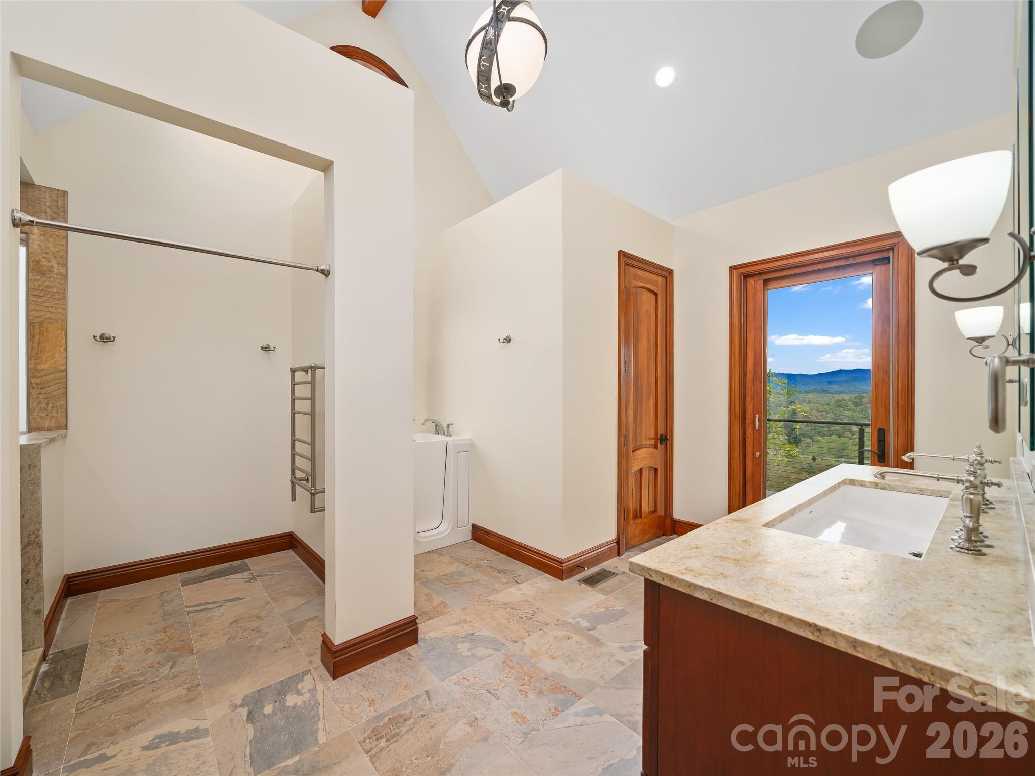 946 Ridge Road Green Mountain NC 28740