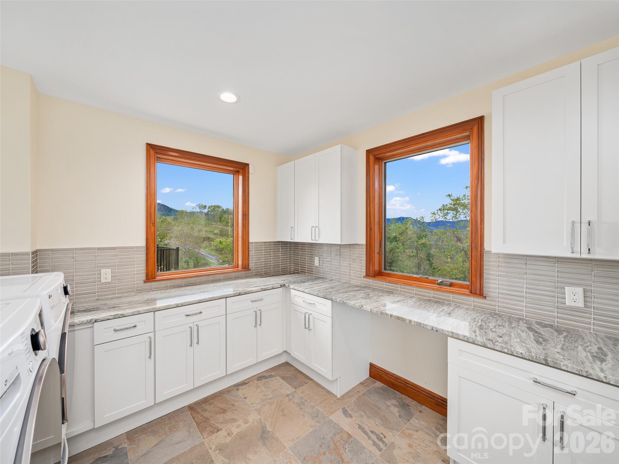 946 Ridge Road Green Mountain NC 28740
