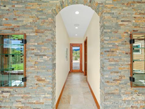 946 Ridge Road Green Mountain NC 28740