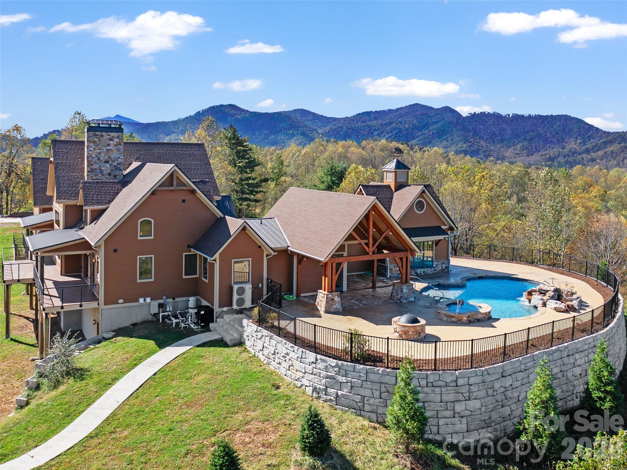 946 Ridge Road Green Mountain NC 28740