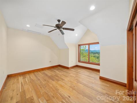 946 Ridge Road Green Mountain NC 28740