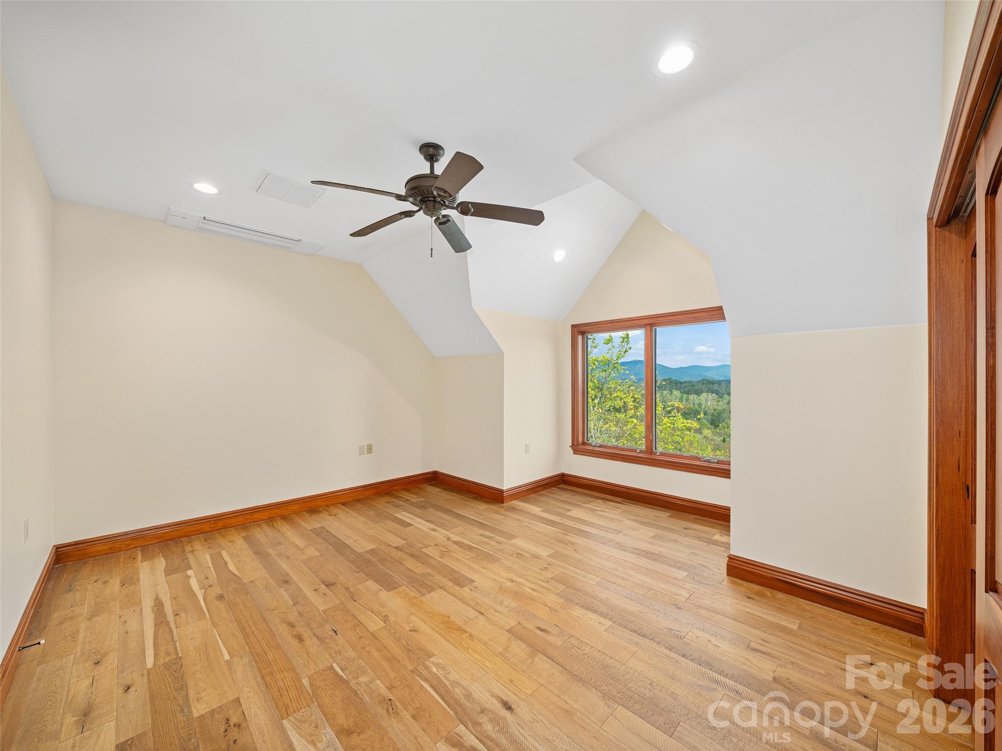 946 Ridge Road Green Mountain NC 28740