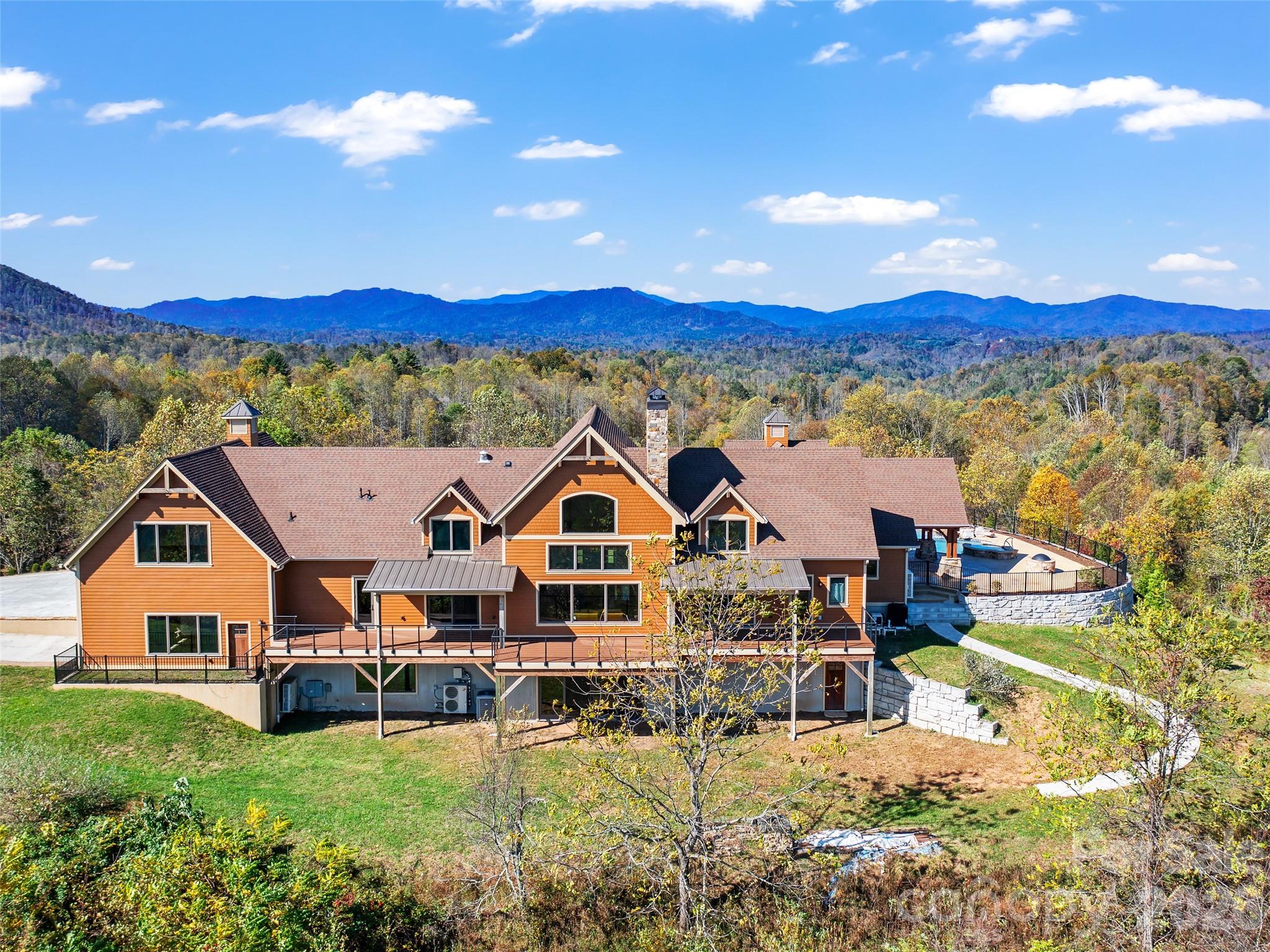 946 Ridge Road Green Mountain NC 28740