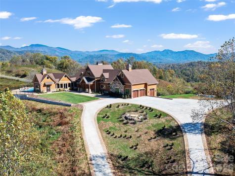 946 Ridge Road Green Mountain NC 28740