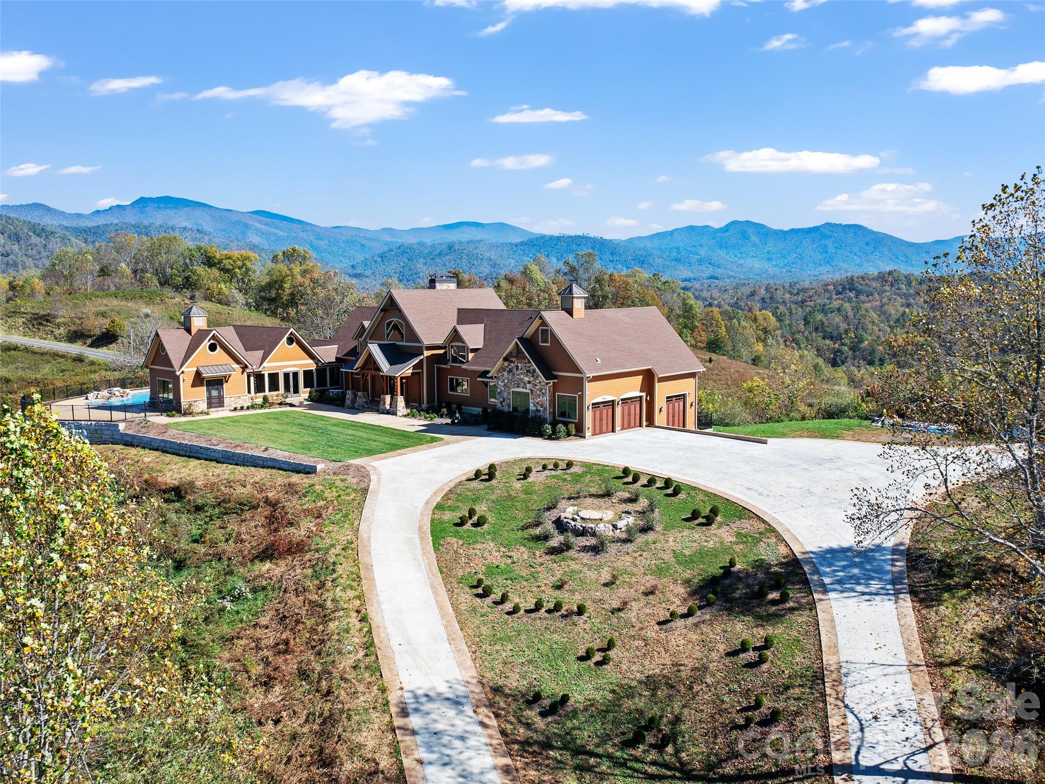 946 Ridge Road Green Mountain NC 28740