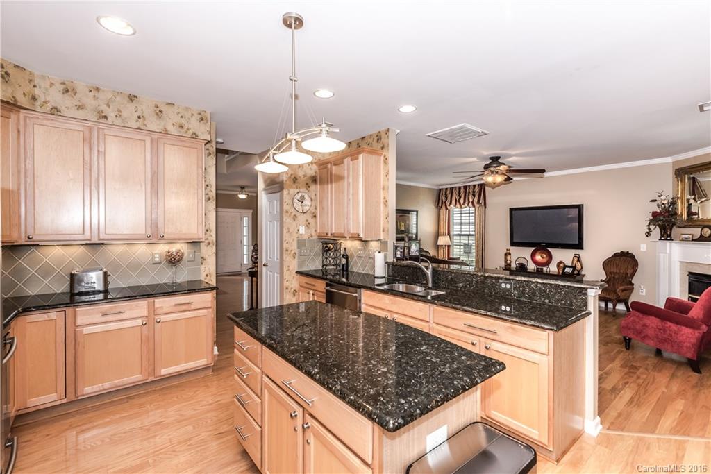 1016 Stonedown Lane Matthews NC 28104