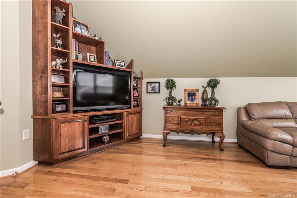 1016 Stonedown Lane Matthews NC 28104