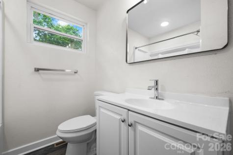 411 20th Avenue NE Hickory NC 28601