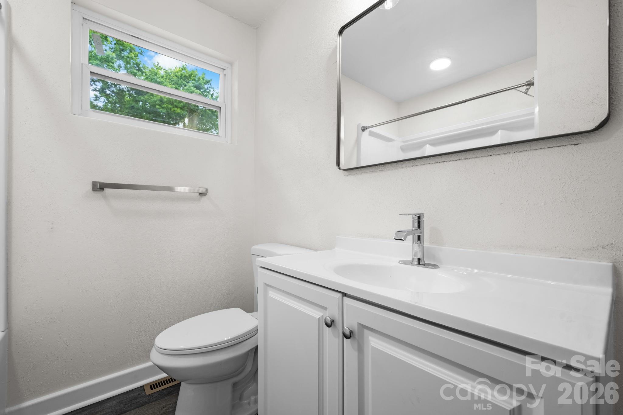 411 20th Avenue NE Hickory NC 28601