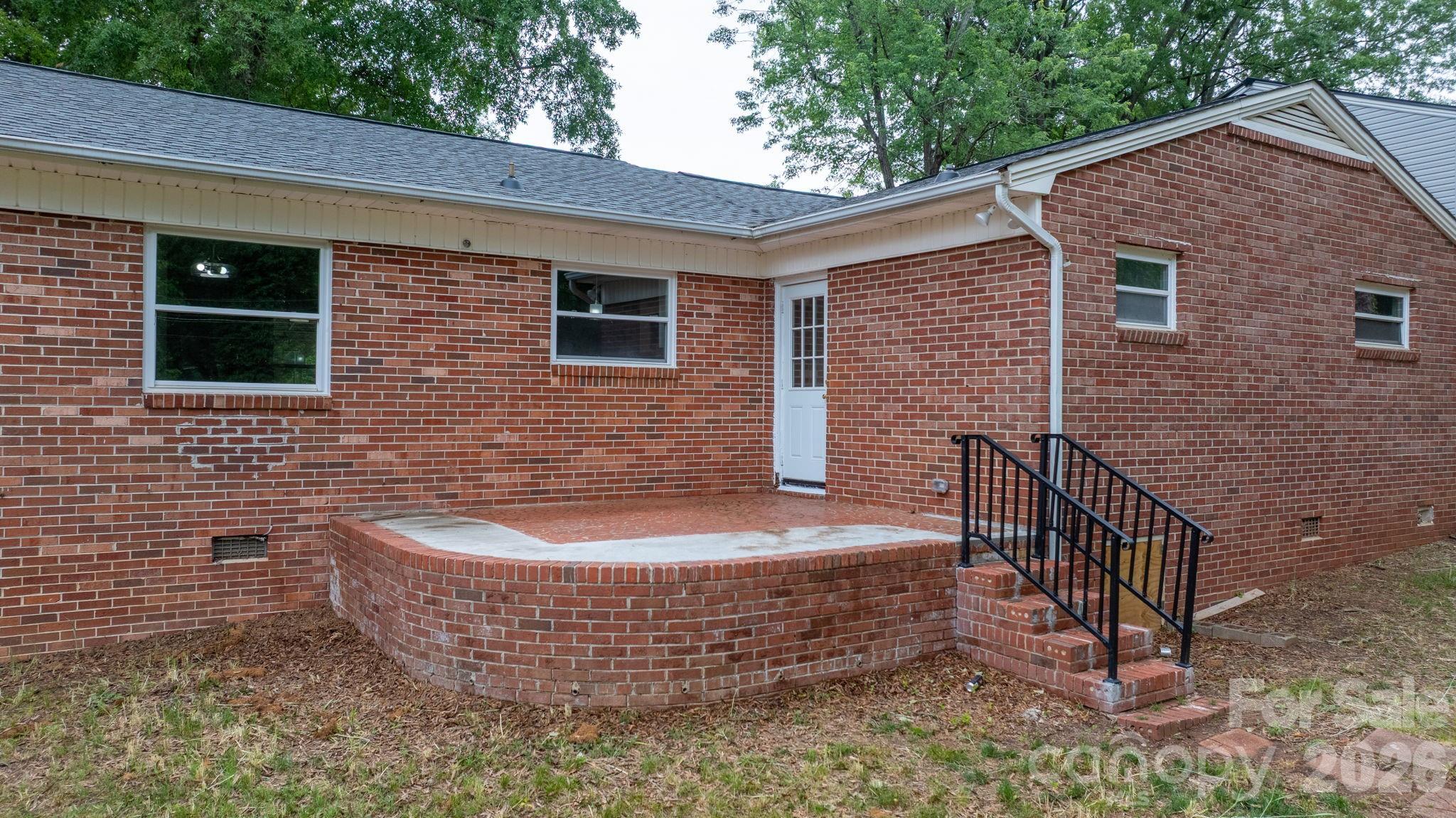 411 20th Avenue NE Hickory NC 28601