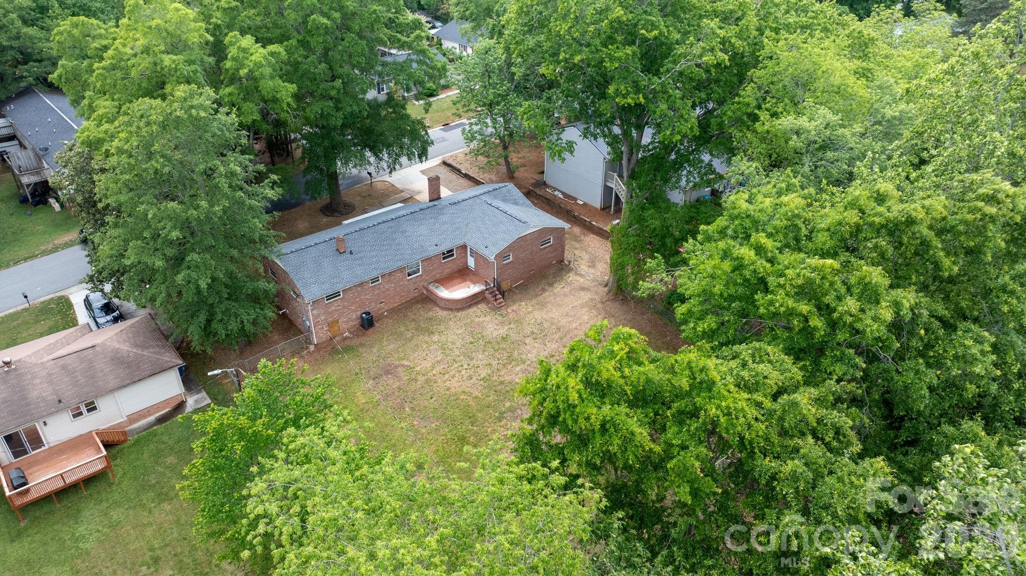 411 20th Avenue NE Hickory NC 28601