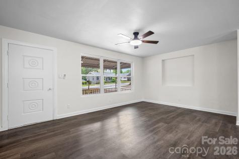 411 20th Avenue NE Hickory NC 28601