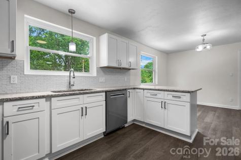 411 20th Avenue NE Hickory NC 28601