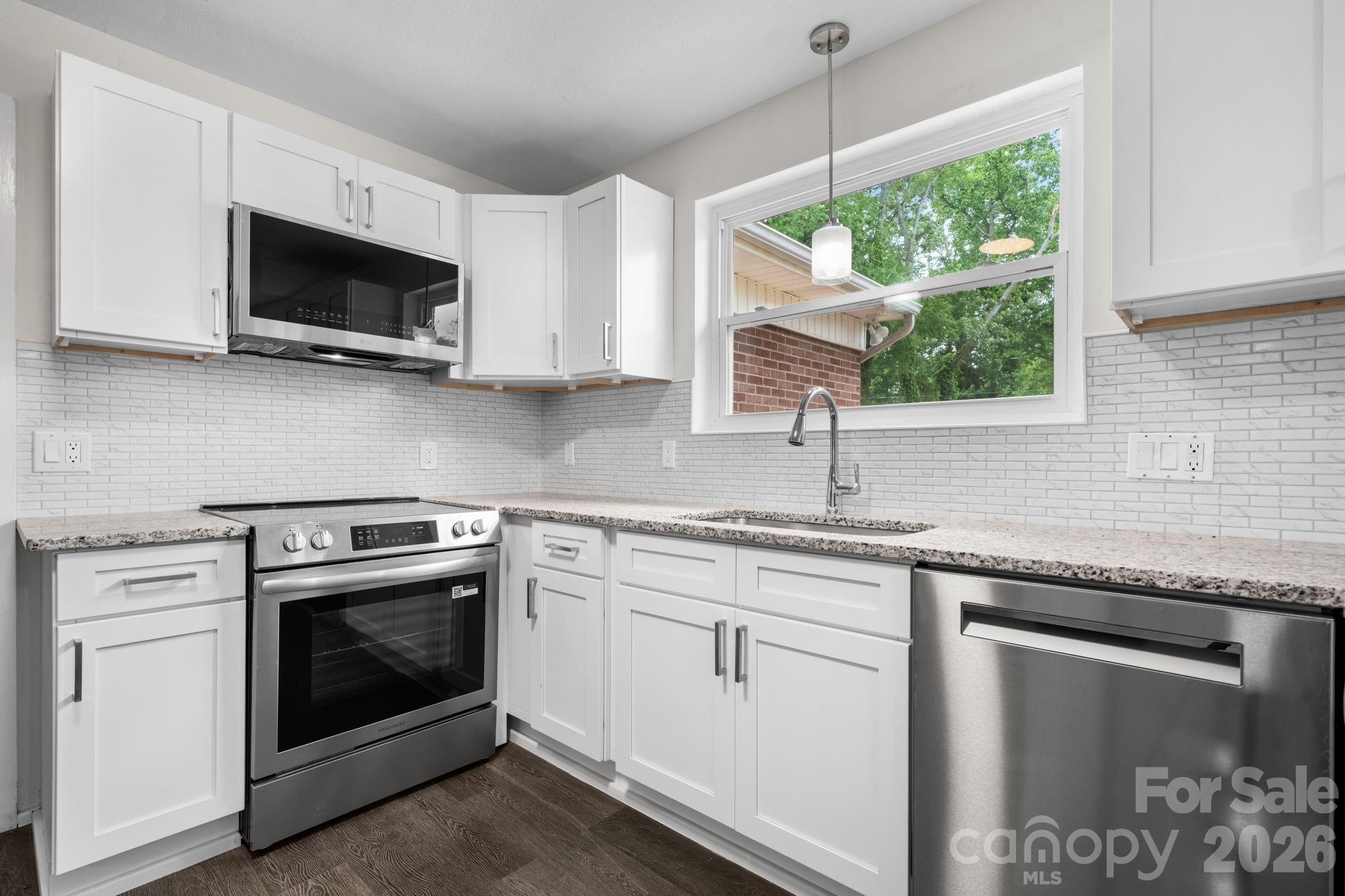 411 20th Avenue NE Hickory NC 28601