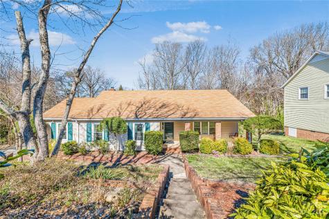 9201 Robert Frost Lane Charlotte NC 28213