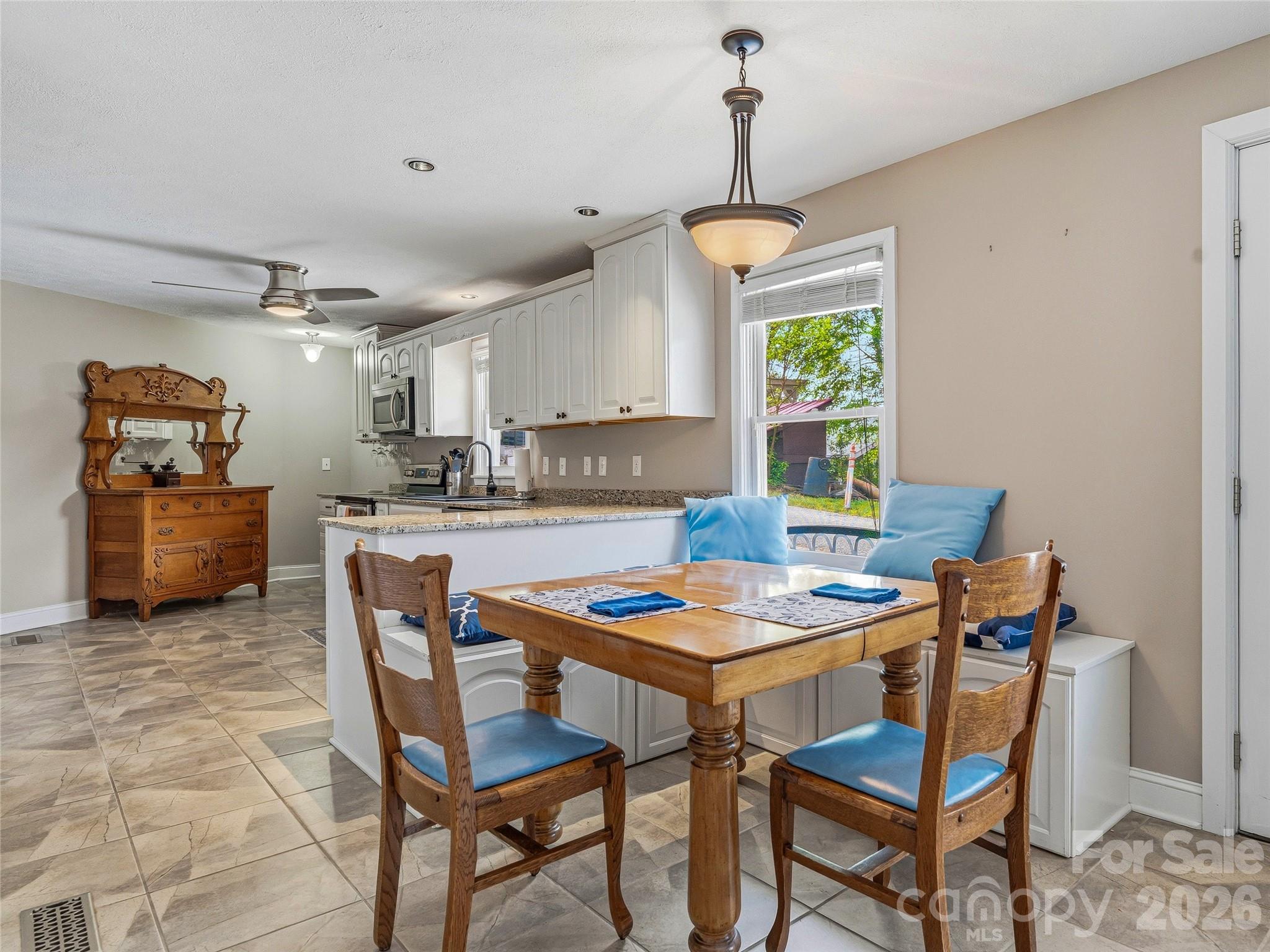 102 Havnaers Point Lake Lure NC 28746