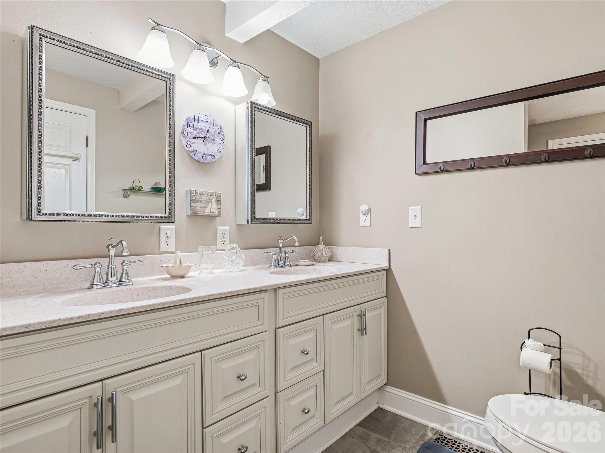 102 Havnaers Point Lake Lure NC 28746