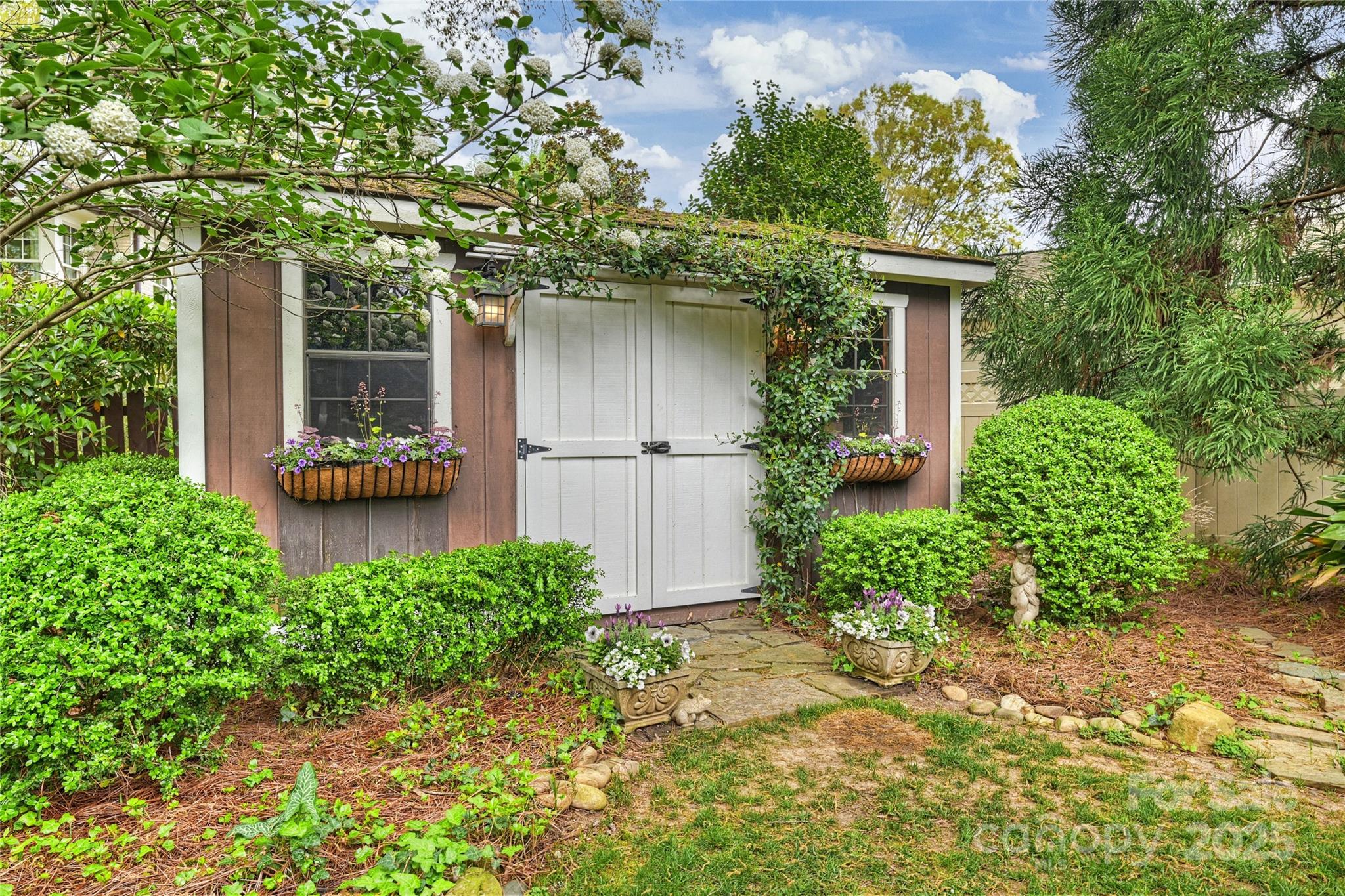 812 Bromley Road Charlotte NC 28207