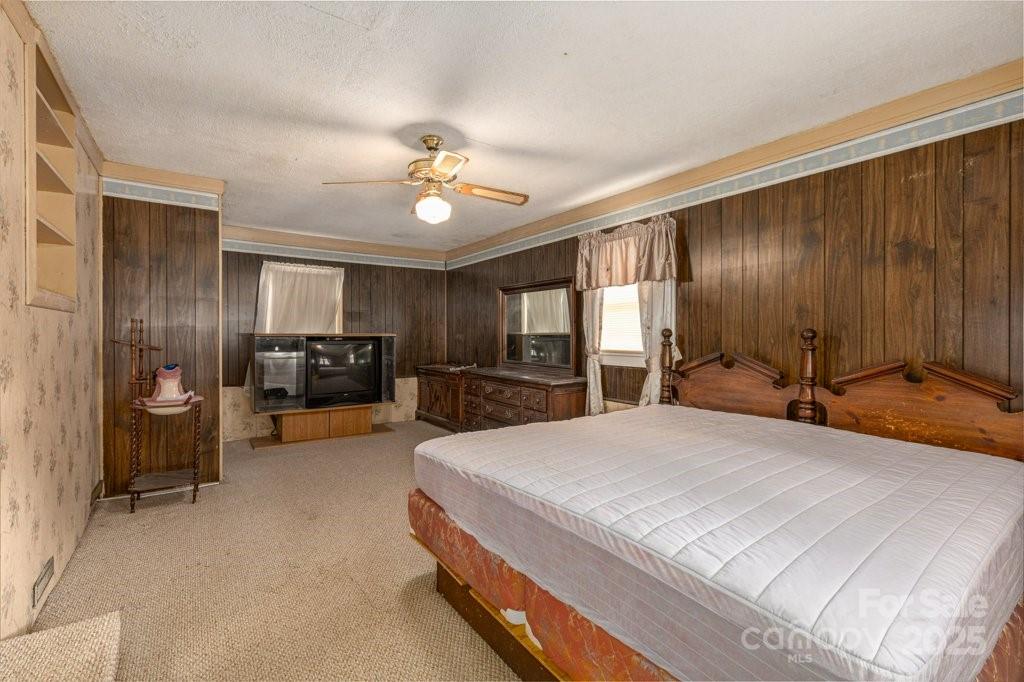 489 Ned Mcgimsey Road Nebo NC 28761