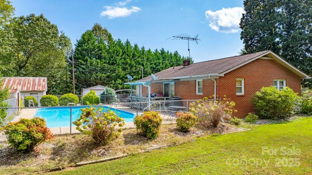 489 Ned Mcgimsey Road Nebo NC 28761