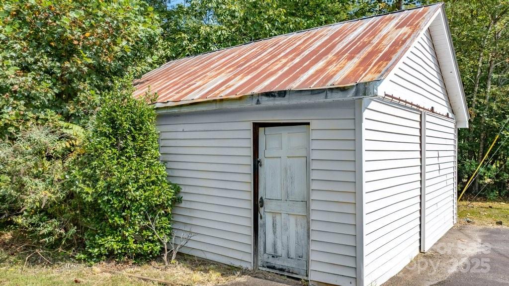 489 Ned Mcgimsey Road Nebo NC 28761