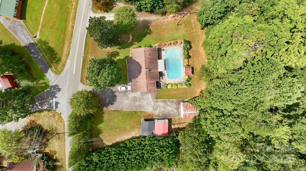 489 Ned Mcgimsey Road Nebo NC 28761