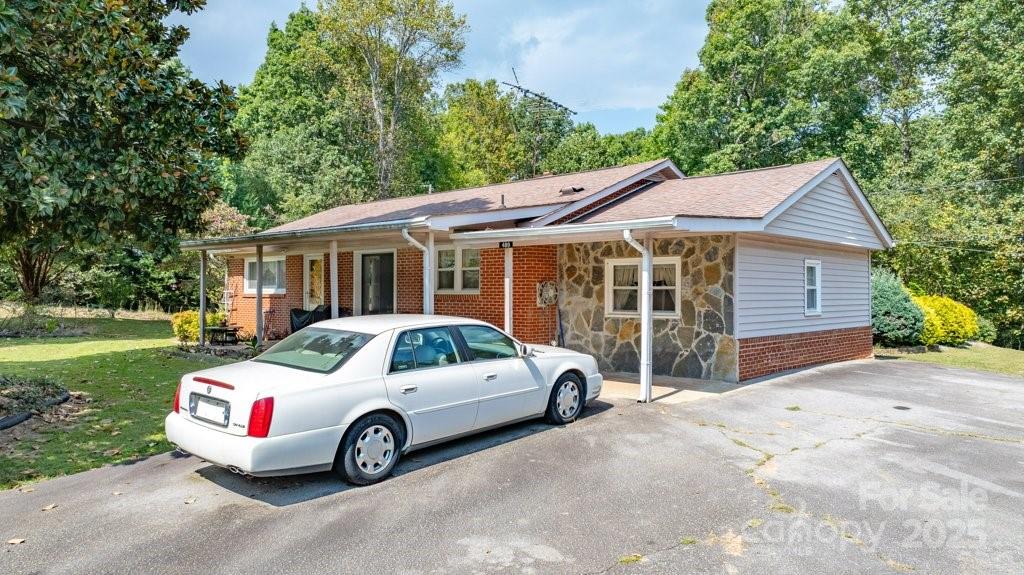 489 Ned Mcgimsey Road Nebo NC 28761