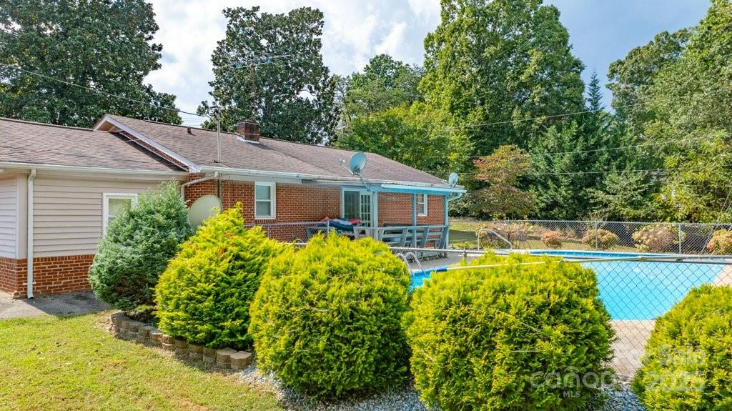 489 Ned Mcgimsey Road Nebo NC 28761