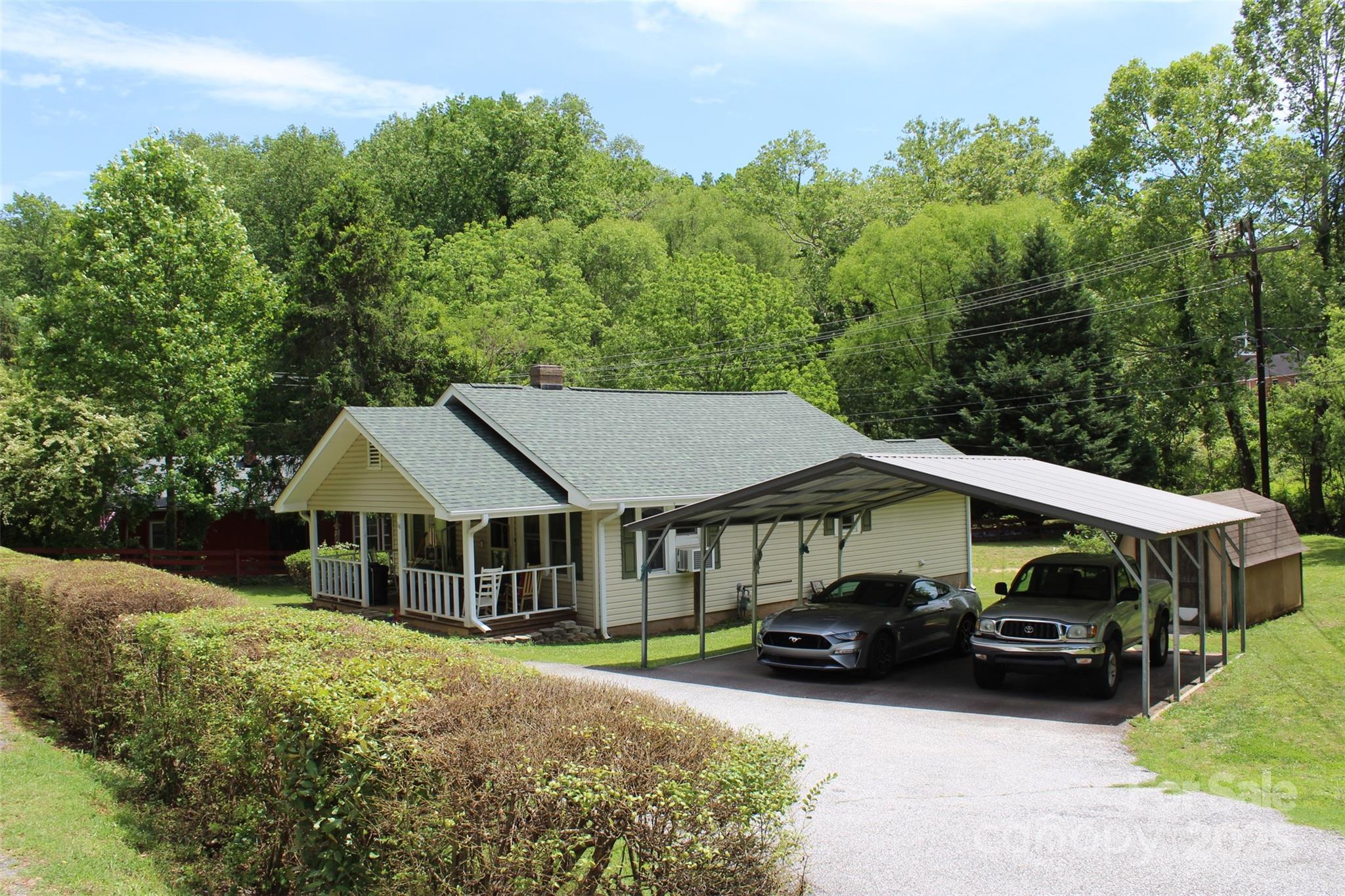 68 Rector Street Tryon NC 28782