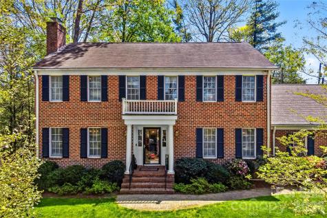 1218 Everette Place Hendersonville NC 28791