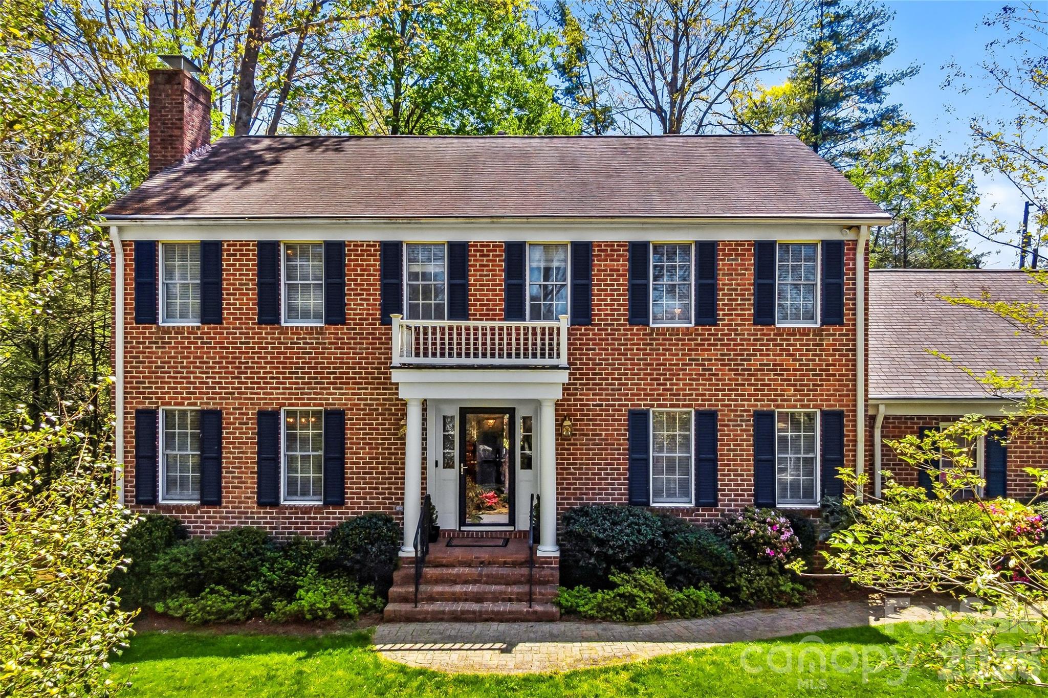 1218 Everette Place Hendersonville NC 28791