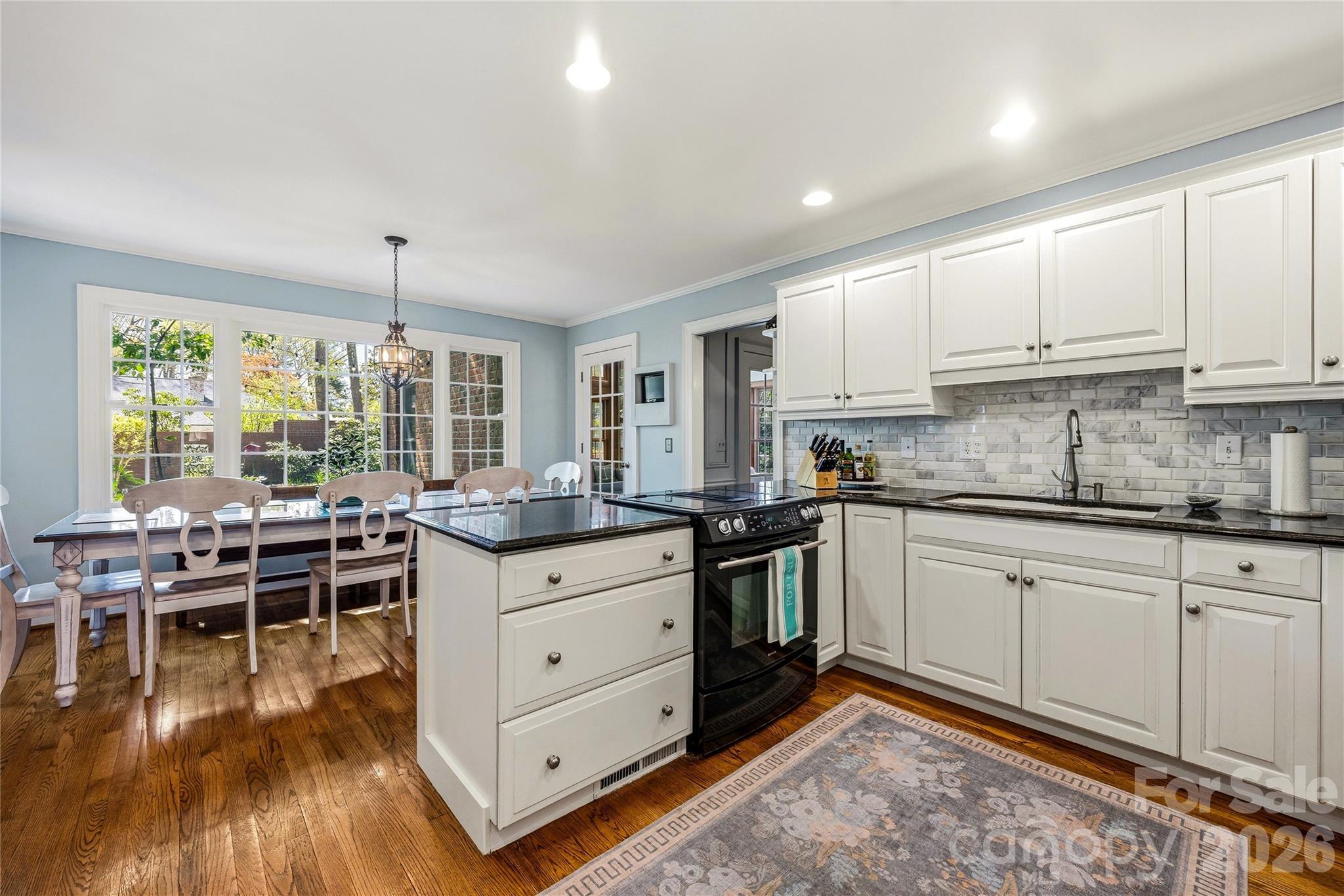 1218 Everette Place Hendersonville NC 28791