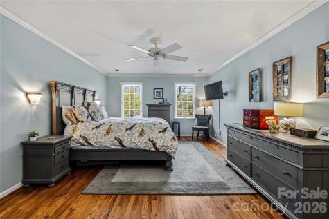 1218 Everette Place Hendersonville NC 28791