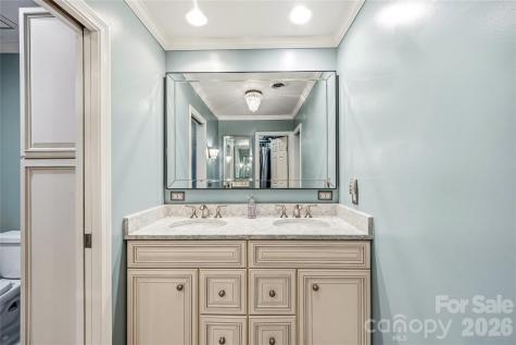 1218 Everette Place Hendersonville NC 28791
