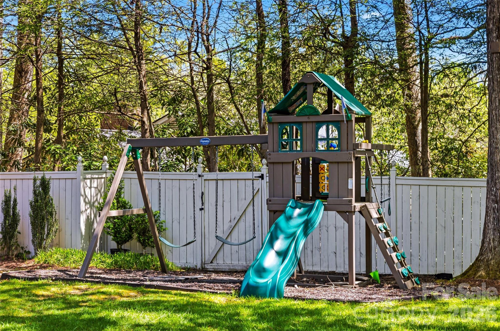 1218 Everette Place Hendersonville NC 28791