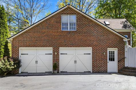 1218 Everette Place Hendersonville NC 28791
