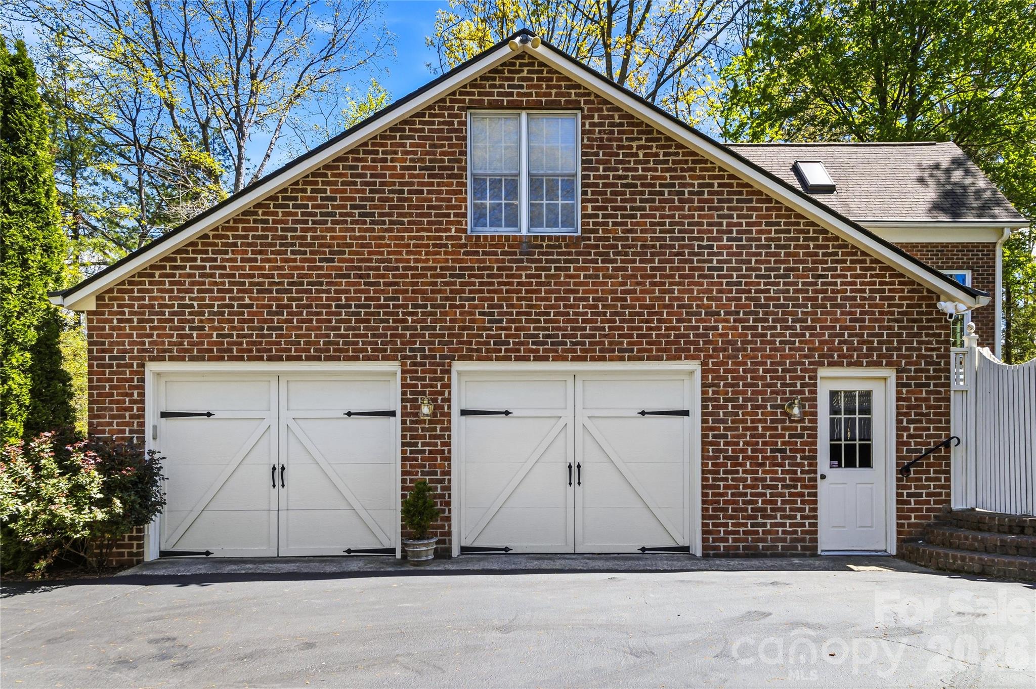 1218 Everette Place Hendersonville NC 28791