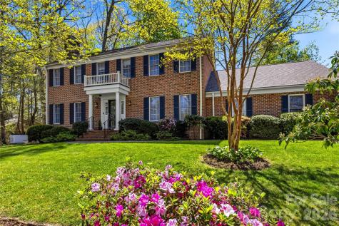 1218 Everette Place Hendersonville NC 28791