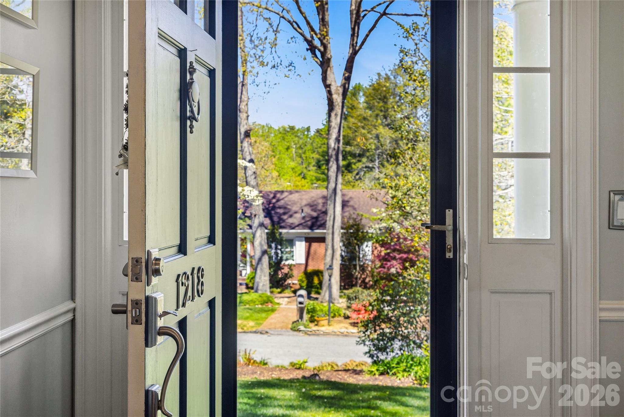 1218 Everette Place Hendersonville NC 28791