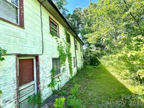 141 10th Avenue SE Hickory NC 28602