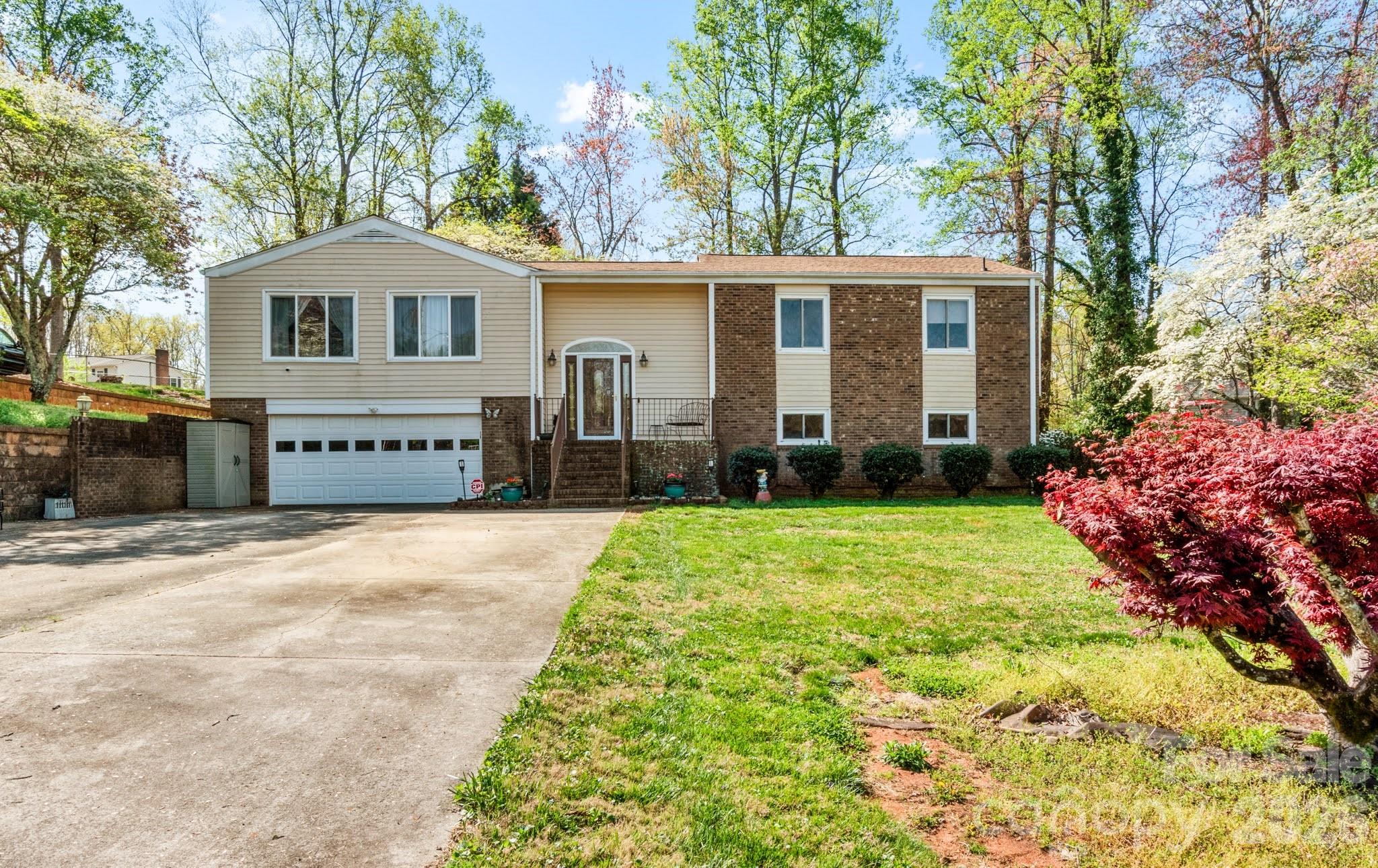 223 Vandyke Street Kernersville NC 27284